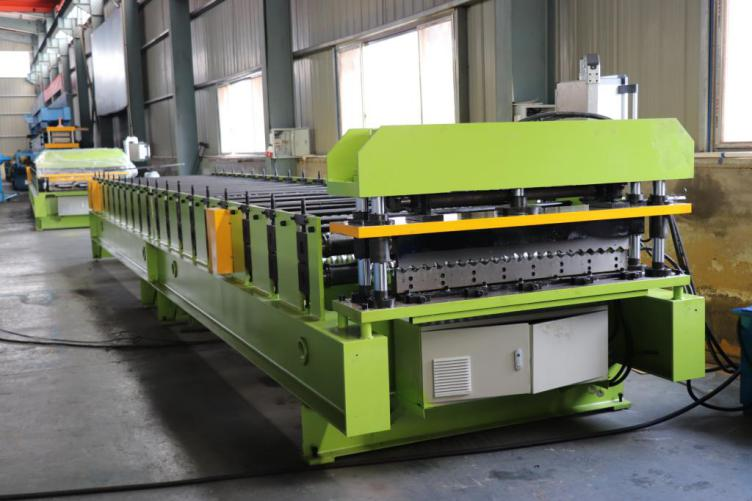 corrugated-roofing-machine